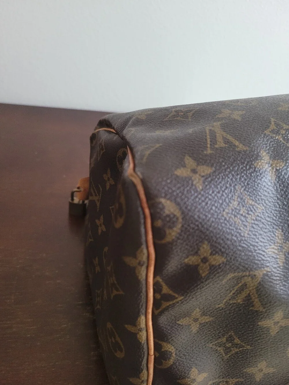 AUTHENTIC Louis Vuitton Speedy 40 Monogram Canvas